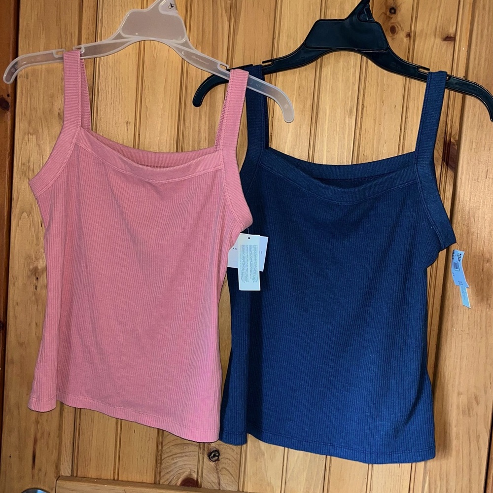 AMERICAN EAGLE 
daily fave tank top bundle